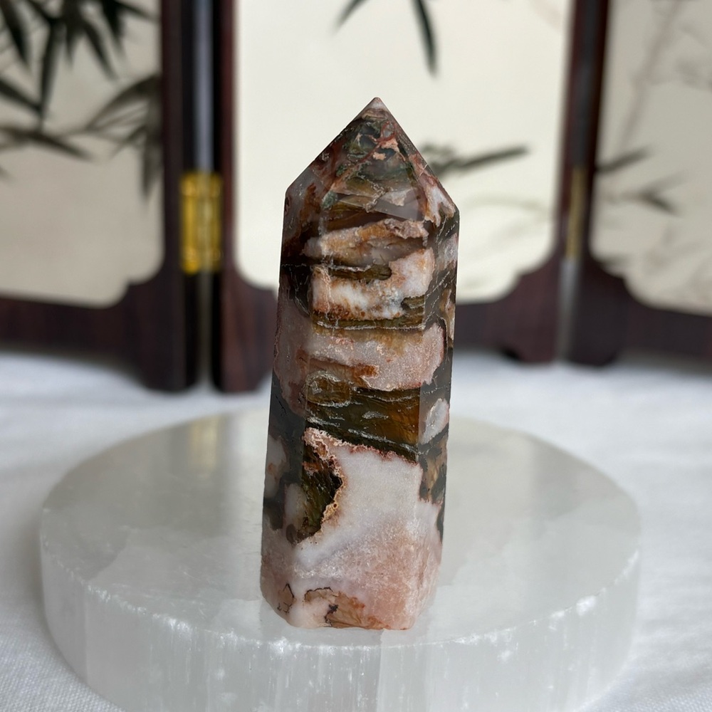 Red moss agate tower - Picture 4 of 6